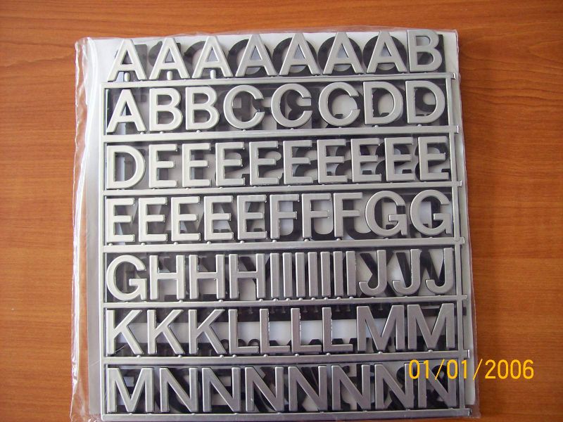 Velká písmena pro drážkové tabule